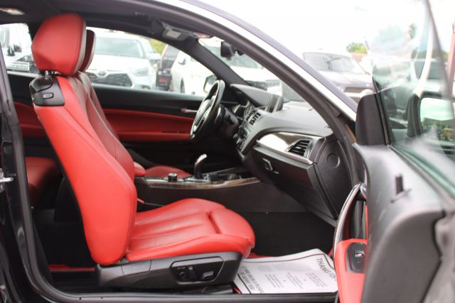 Vehicle image 24 of 29