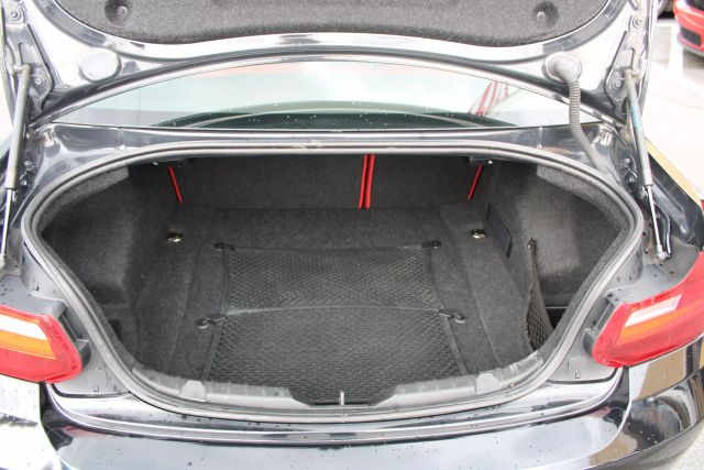 Vehicle image 26 of 29