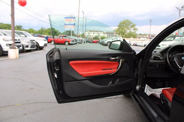 Vehicle image 8 of 29