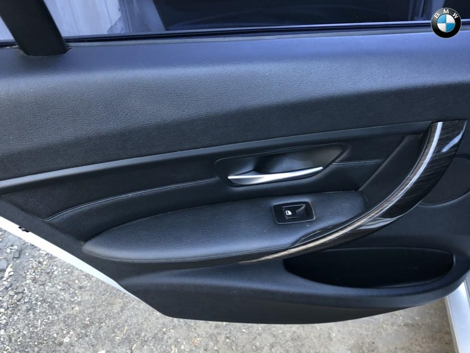 Vehicle image 21 of 27