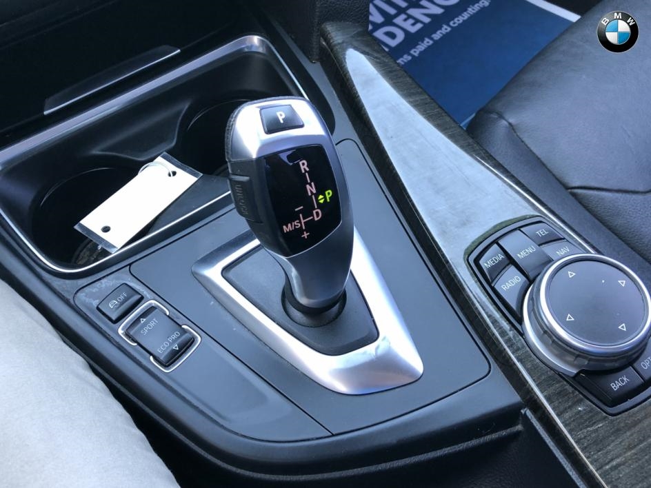 Vehicle image 18 of 27