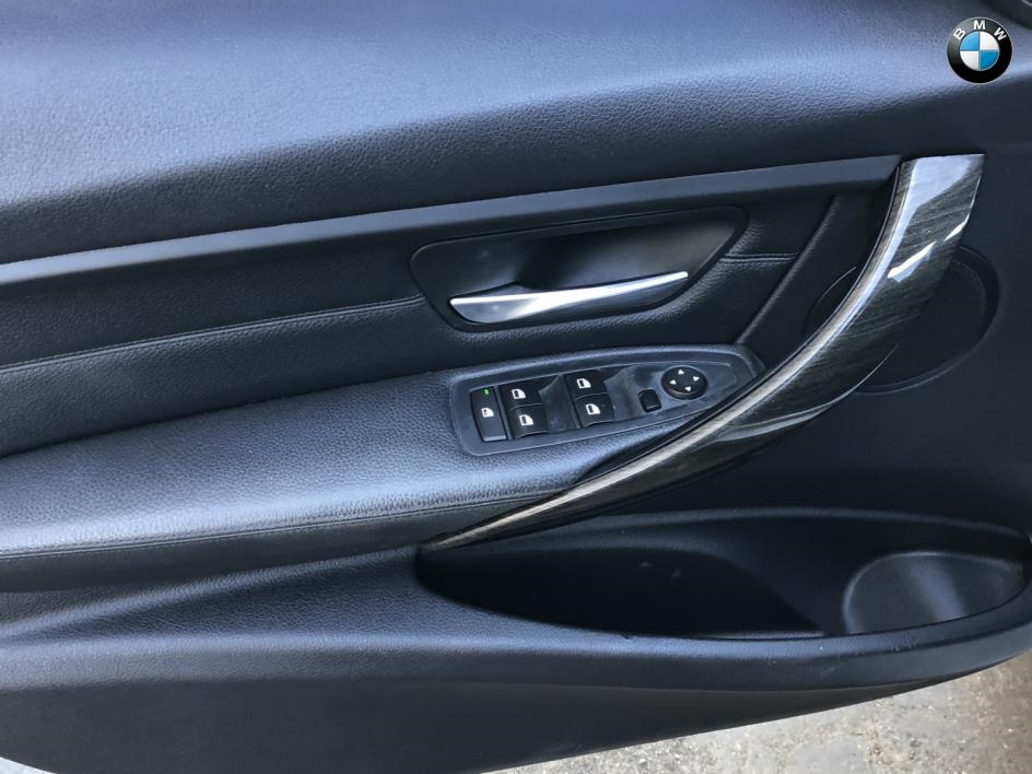 Vehicle image 9 of 27