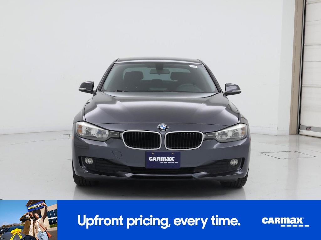 2015 BMW 3 Series 320i Image 2 of 24