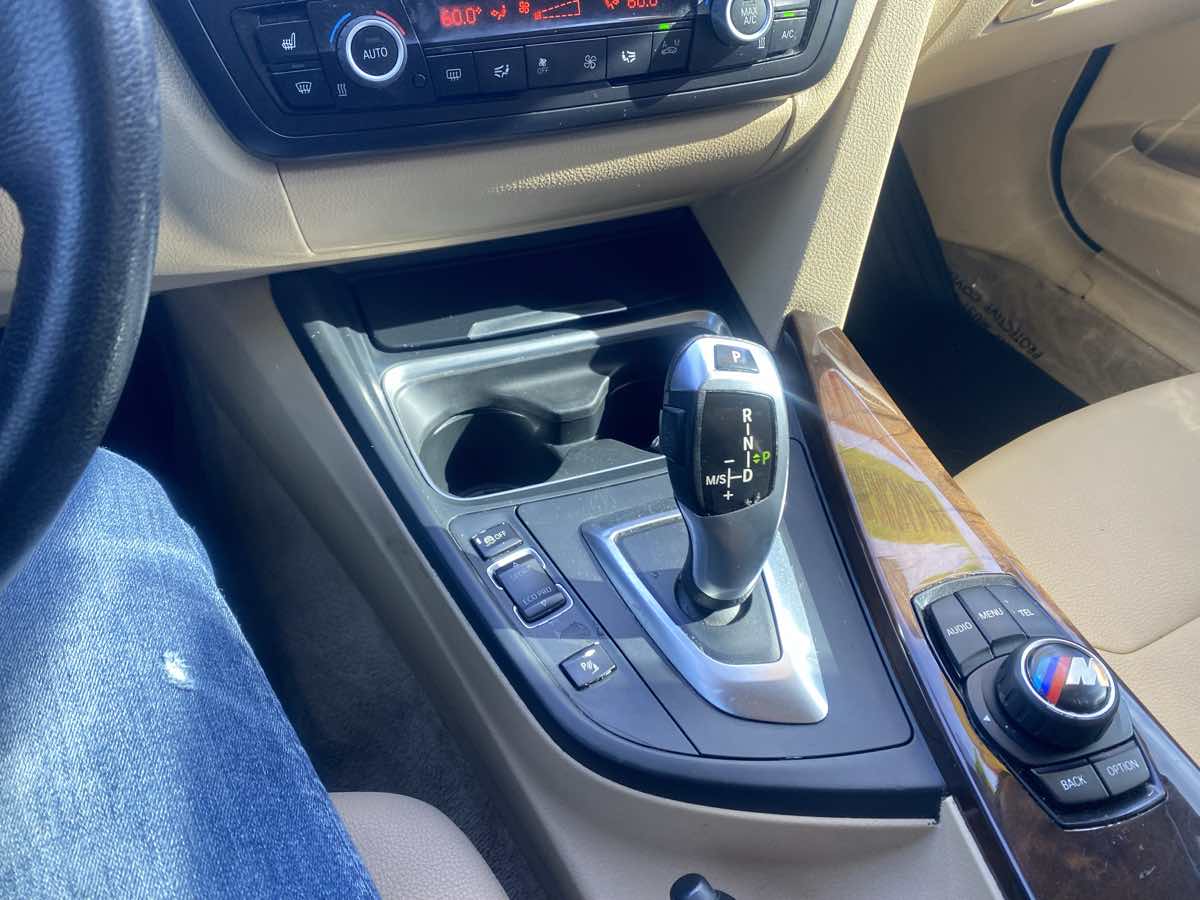 Vehicle image 13 of 14