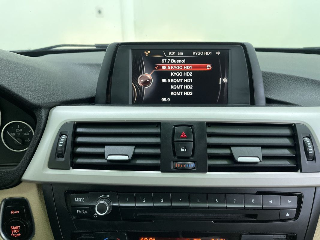 Vehicle image 21 of 29