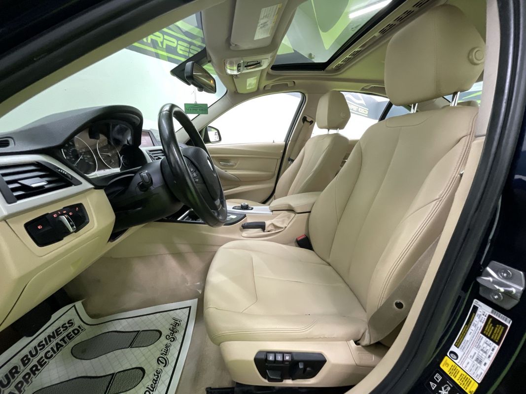 Vehicle image 17 of 29