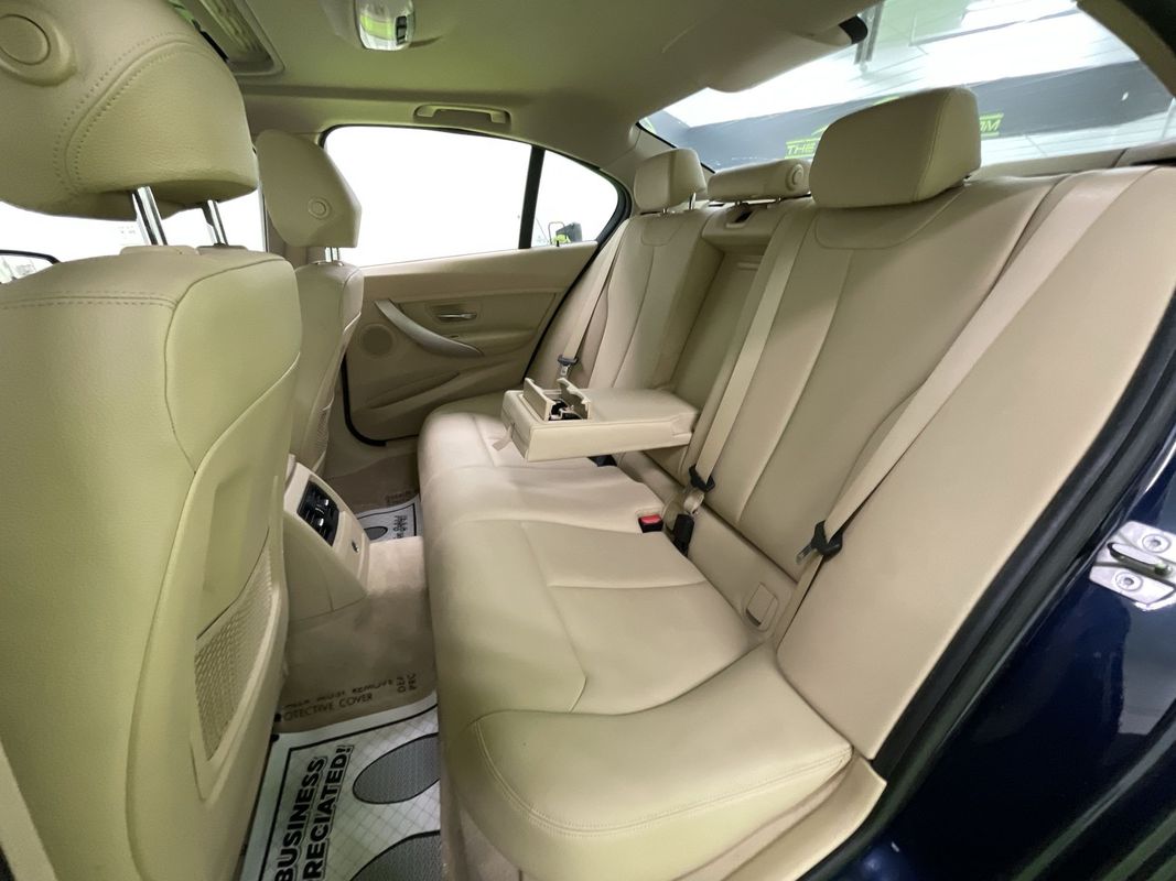 Vehicle image 26 of 29