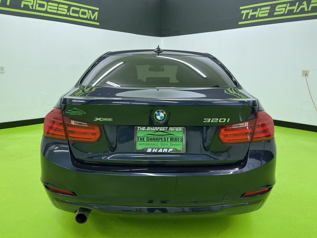 Vehicle image 10 of 29