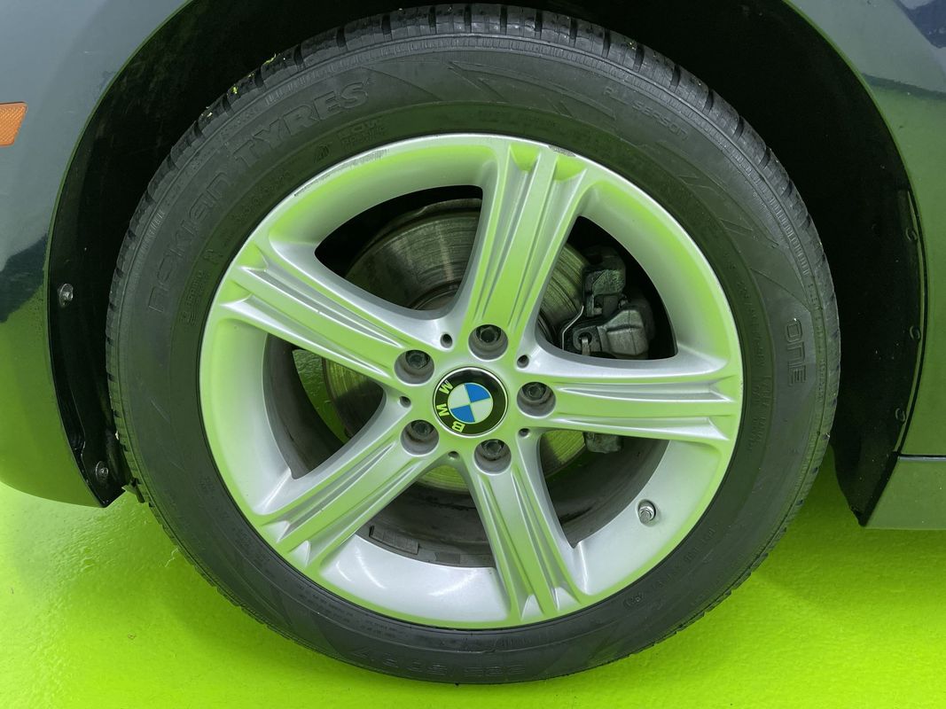 Vehicle image 15 of 29