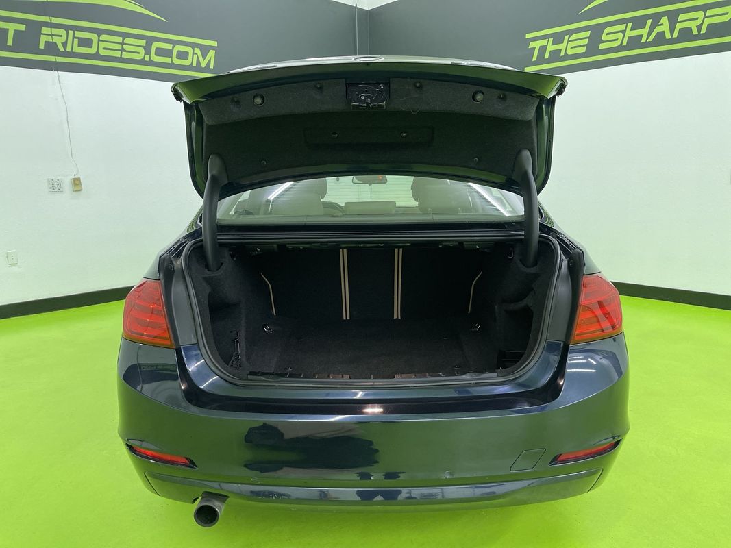 Vehicle image 11 of 29
