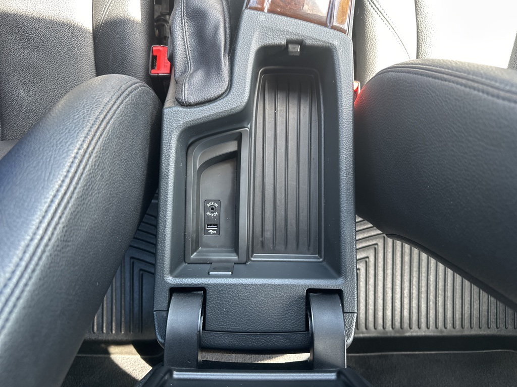 Vehicle image 31 of 32