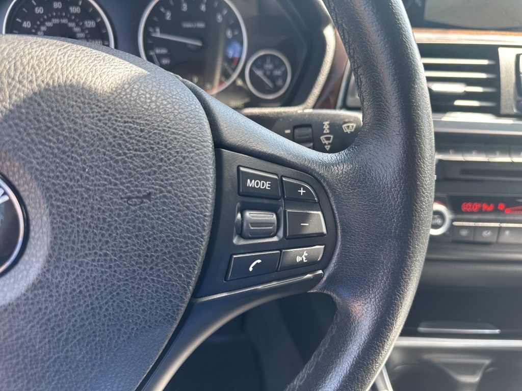 Vehicle image 14 of 32