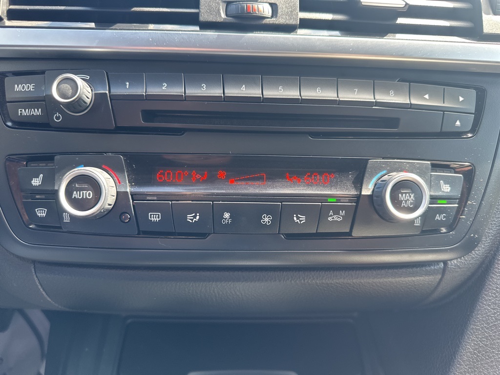 Vehicle image 17 of 32