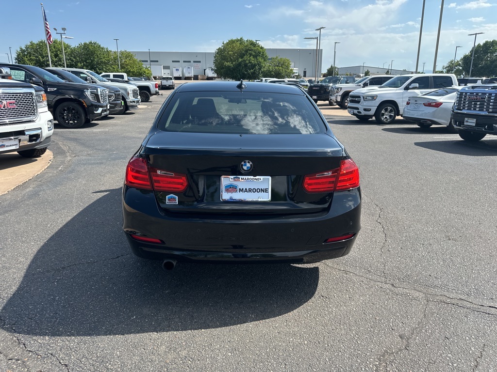 Vehicle image 5 of 32