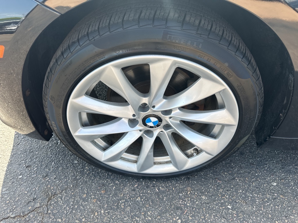 Vehicle image 7 of 32