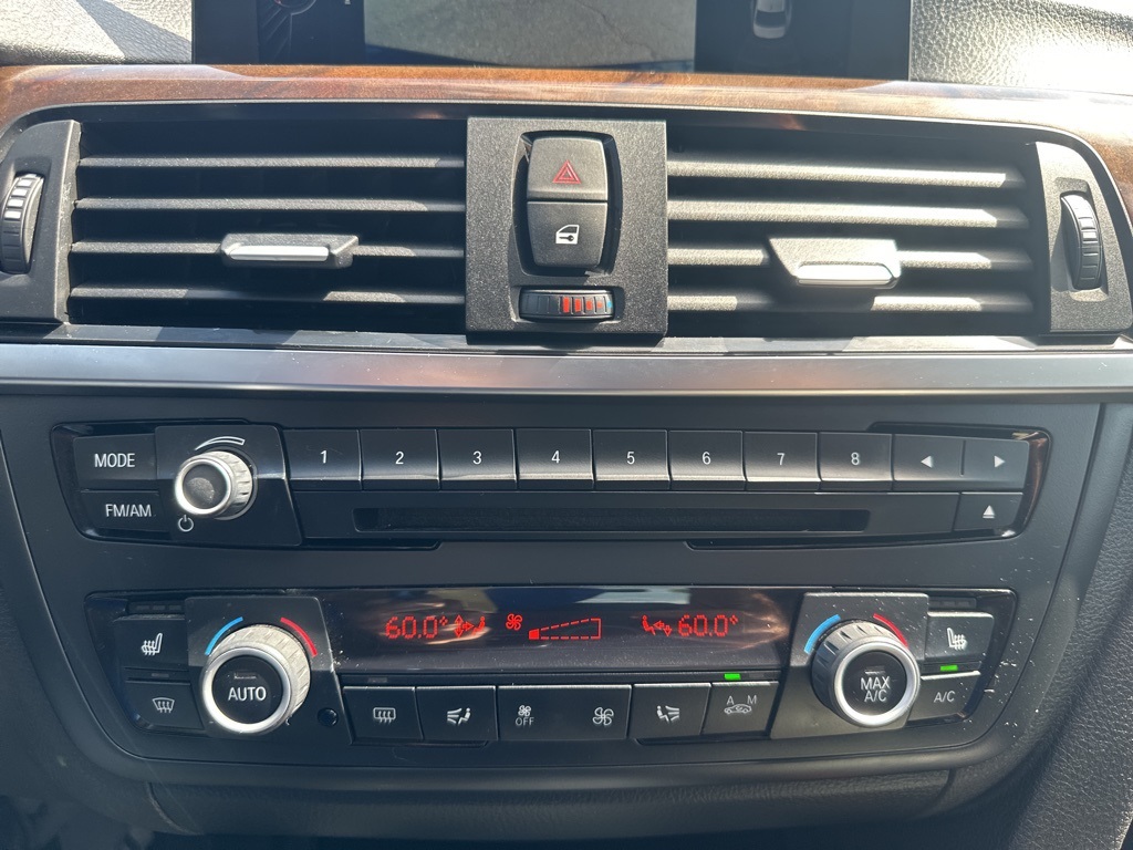 Vehicle image 16 of 32
