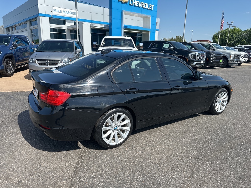 Vehicle image 4 of 32