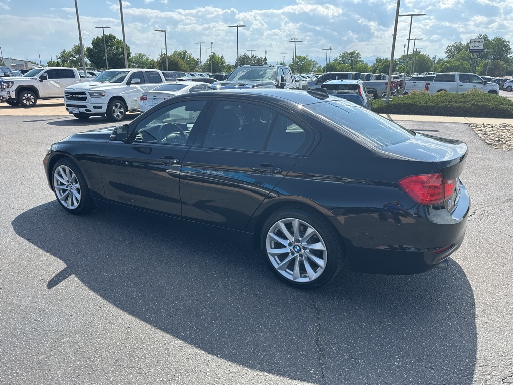 Vehicle image 6 of 32