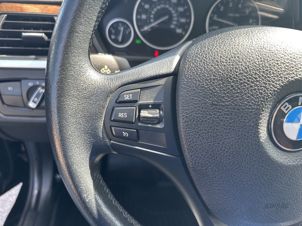Vehicle image 13 of 32
