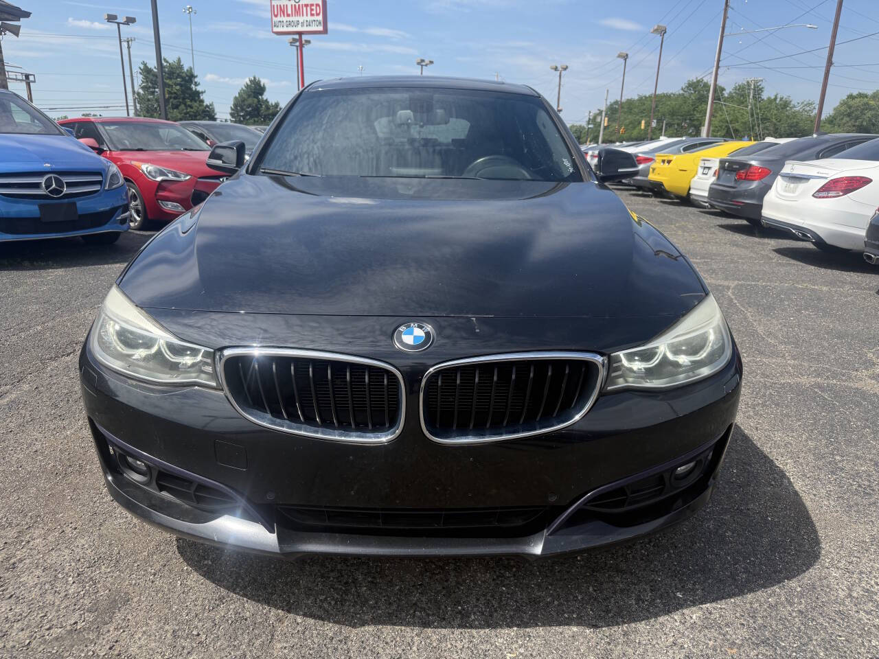 2015 BMW 3 Series 320i xDrive Image 3 of 23
