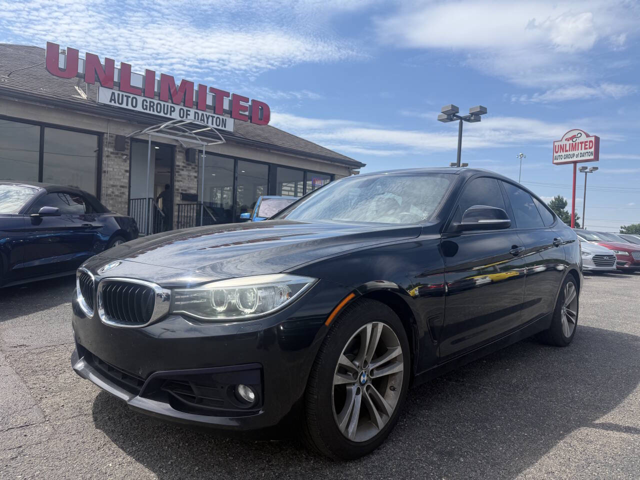 2015 BMW 3 Series 320i xDrive Image 1 of 23