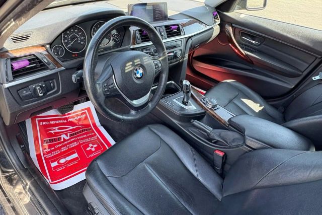 Vehicle image 16 of 31