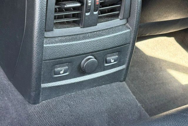 Vehicle image 24 of 31