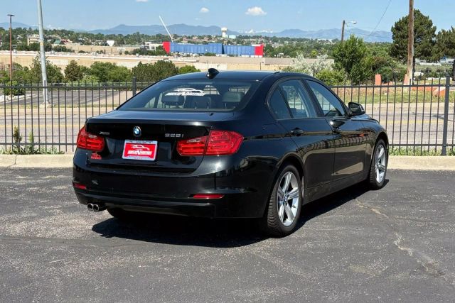 Vehicle image 3 of 31