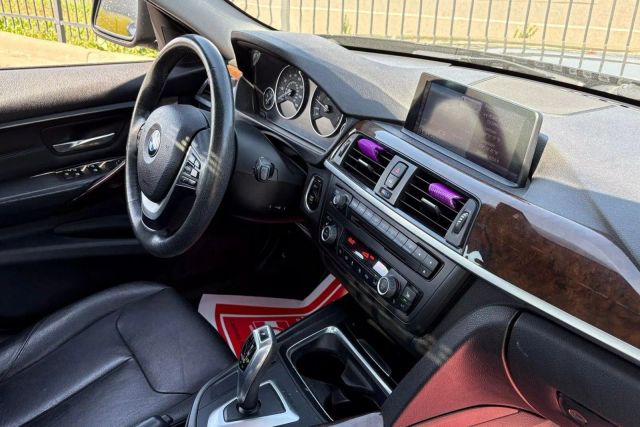 Vehicle image 15 of 31
