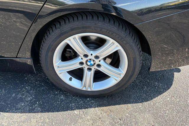 Vehicle image 6 of 31