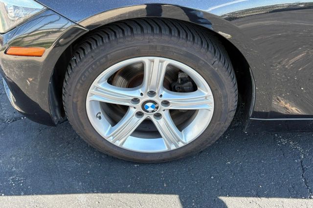 Vehicle image 7 of 31