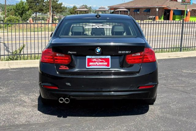Vehicle image 4 of 31