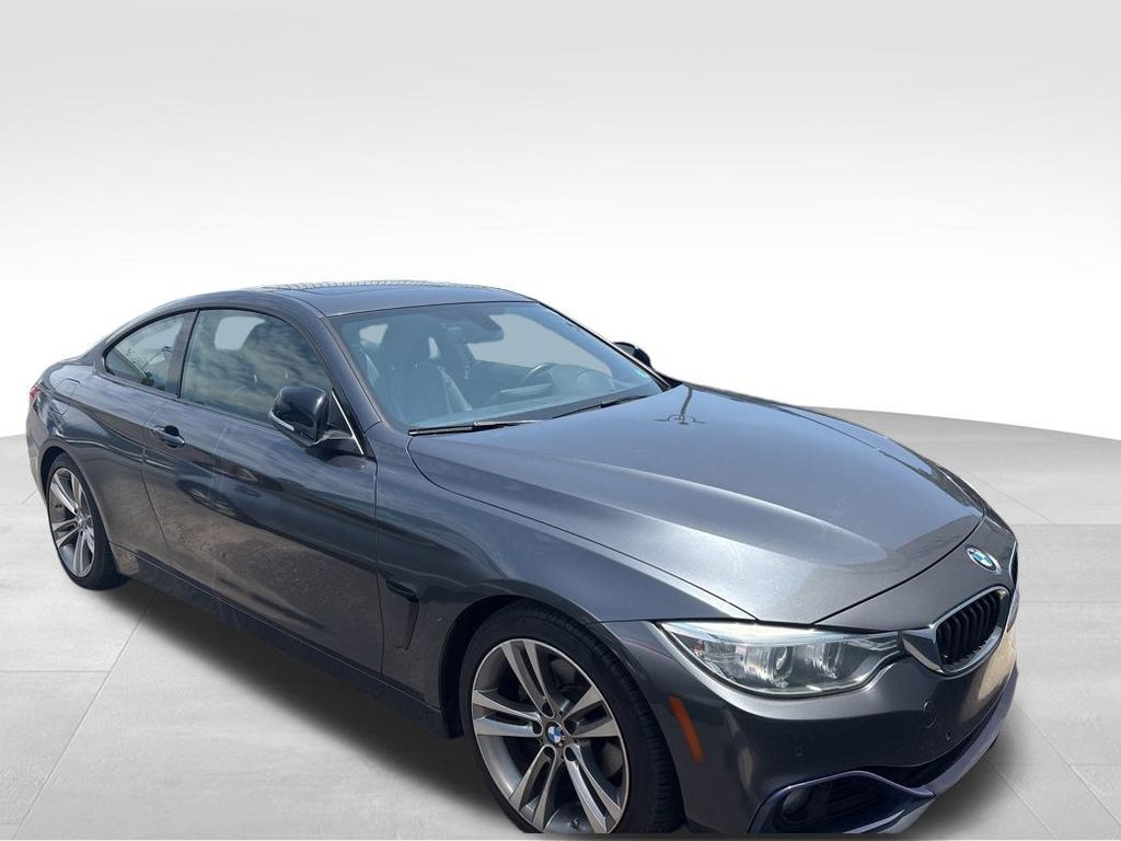 Vehicle image 6 of 18