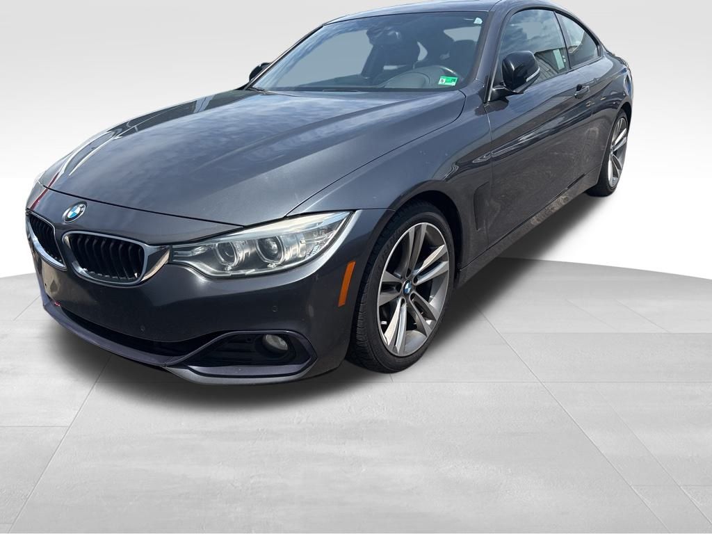 Vehicle image 4 of 18