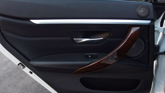 Vehicle image 25 of 54