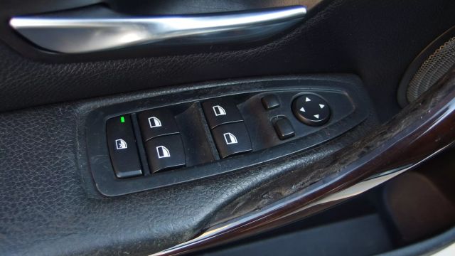 Vehicle image 21 of 54