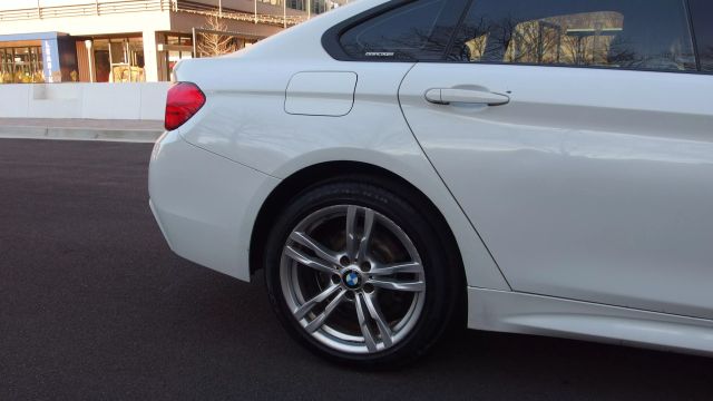 Vehicle image 13 of 54