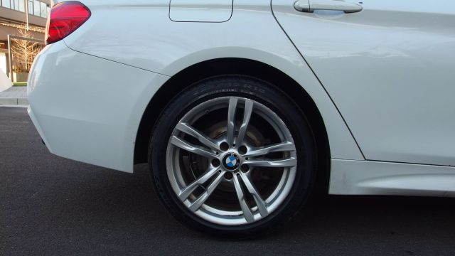 Vehicle image 12 of 54