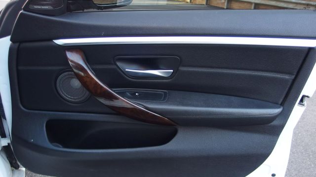 Vehicle image 31 of 54