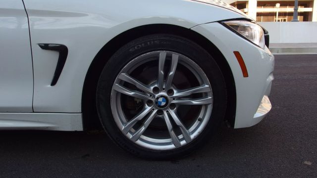 Vehicle image 11 of 54