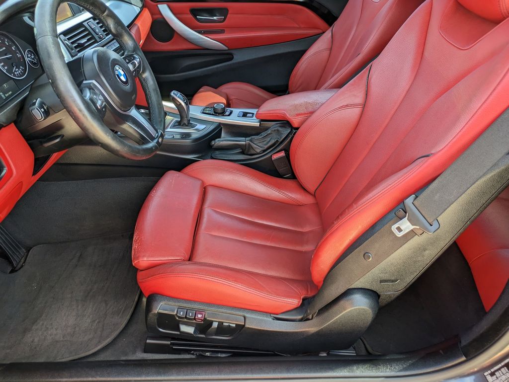 Vehicle image 13 of 31
