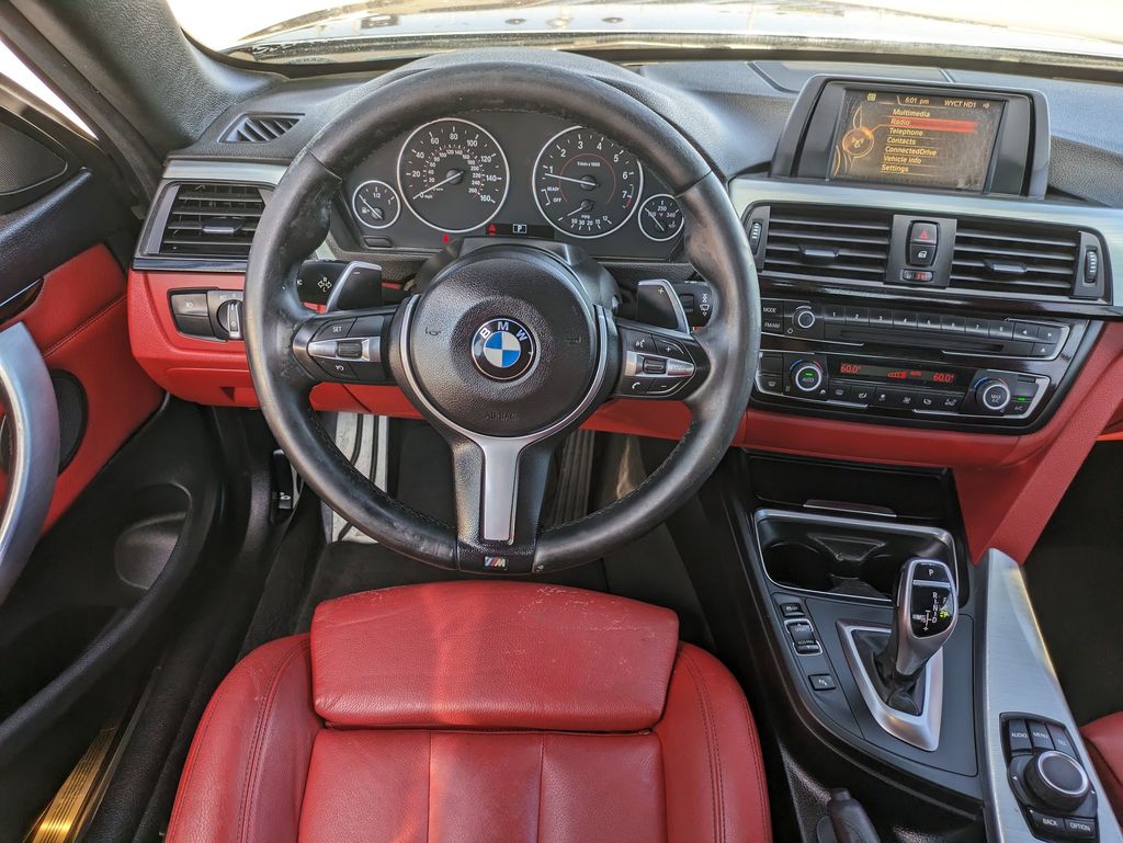 Vehicle image 16 of 31