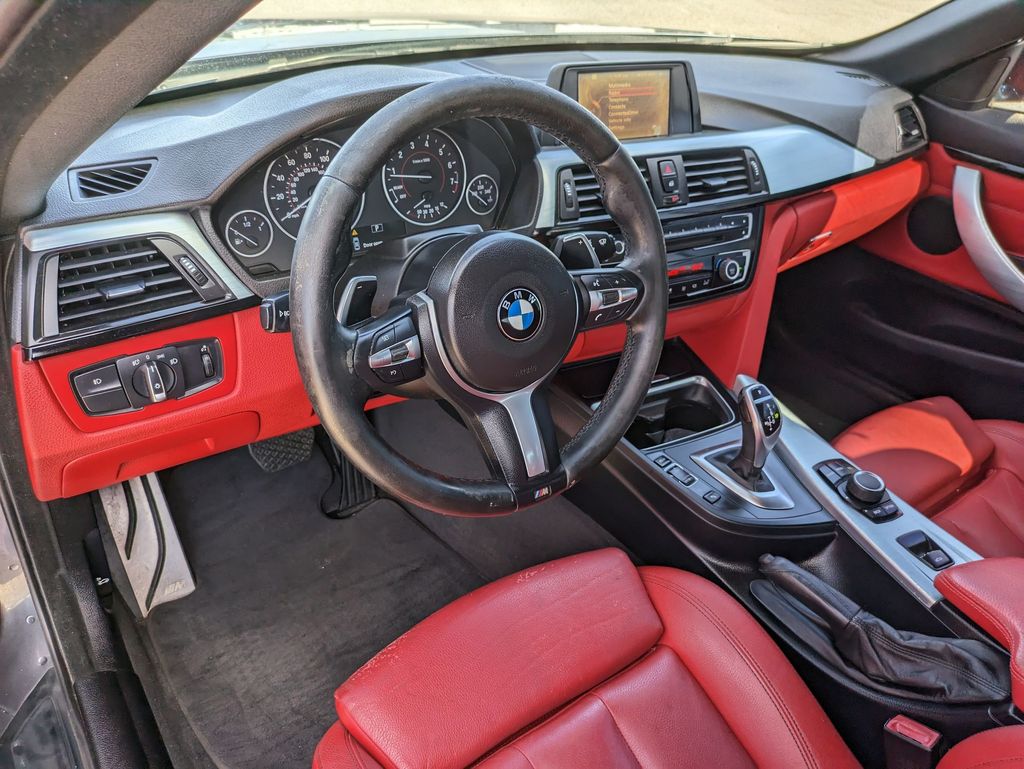 Vehicle image 12 of 31