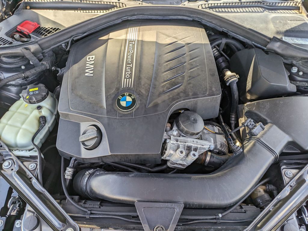 Vehicle image 10 of 31