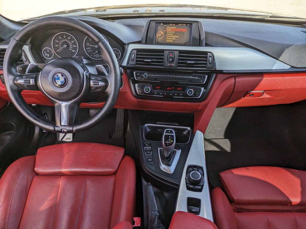 Vehicle image 24 of 31