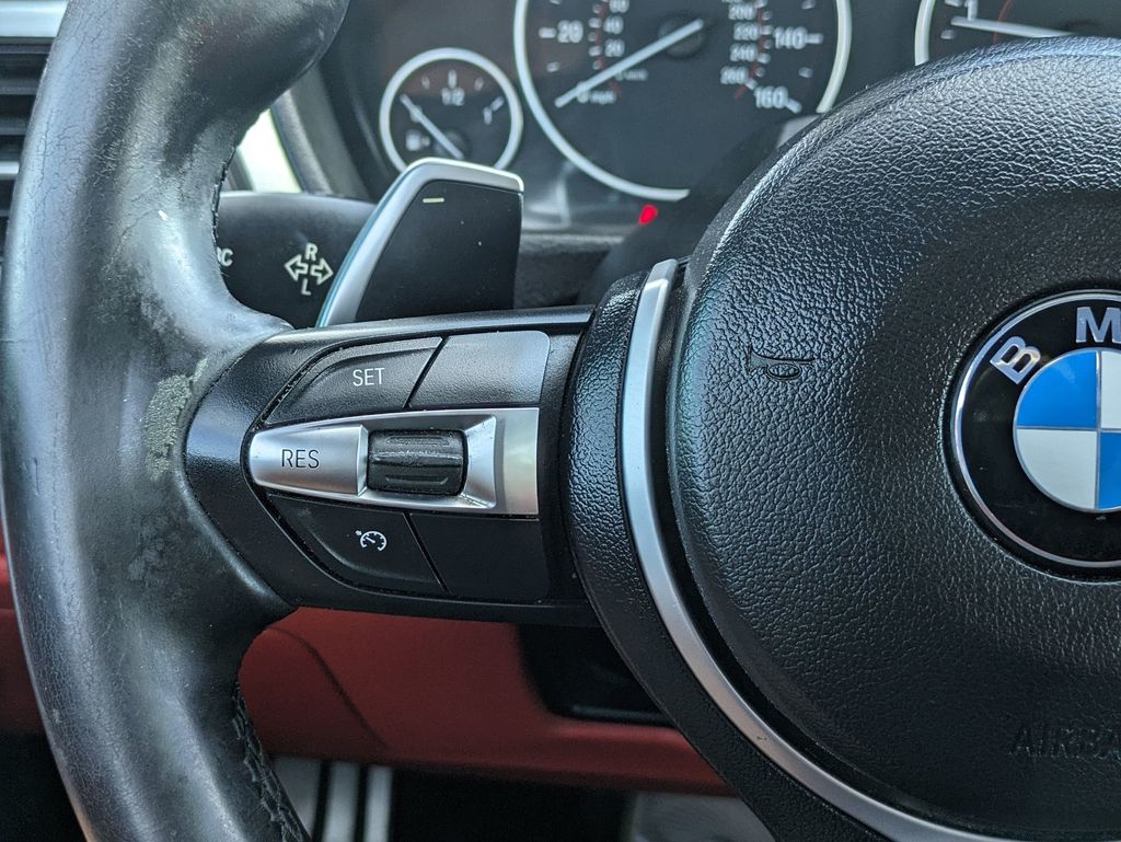 Vehicle image 17 of 31