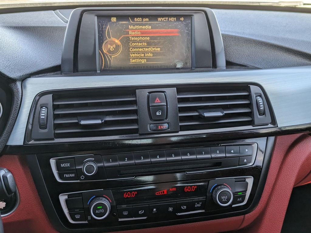 Vehicle image 21 of 31