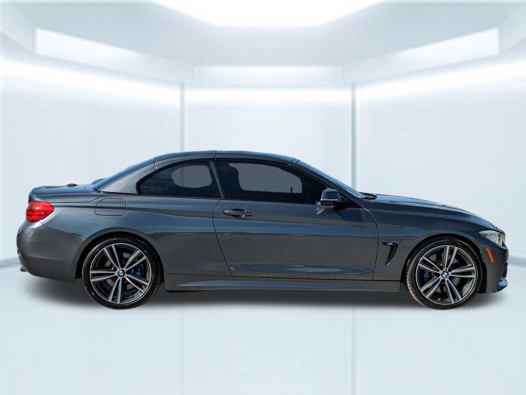 Vehicle image 6 of 31