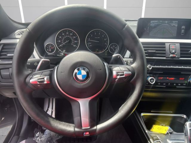 Vehicle image 13 of 26