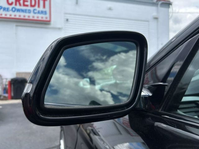 Vehicle image 22 of 26